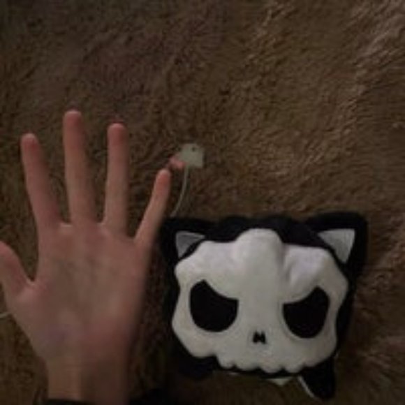 Reversible Cat Plush - Picture 3 of 3